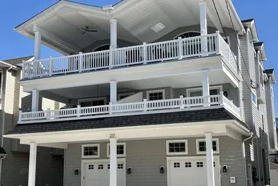 Image de 200 Block of 78th Street Townhouse