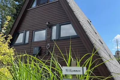 Image de Cozy roof-only house in the immediate vicinity of the forest