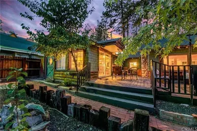 Image de Pet-friendly 7-bed oasis in heart of Big Bear Village with sauna, games and more
