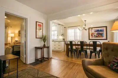 Image de Welcome to Casa Asombrosa! Stunning 4 bdrm 2 bath!