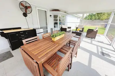 Image de 4br/2. 5bth Beautiful Home with Covered Patio