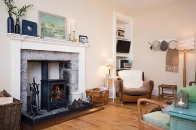 Image de A romantic hideaway for two in the woods