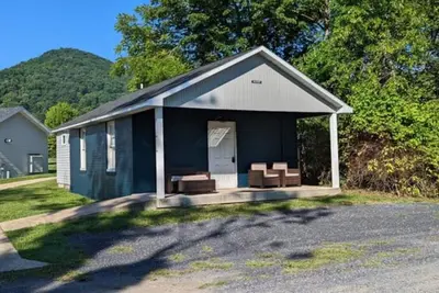 Image de Grassy Willows Cabin - Hartman Center