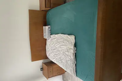 Image de Chambre spacieuse et proche de toute commodité