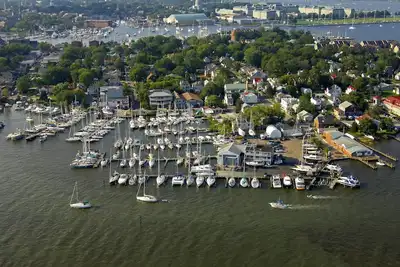 Image de Charming Historic Row House in The Heart of Eastport's Horn Point