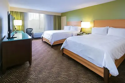 Image de Non-Smoking Guest Apartment! 3 Convenient Units, Minutes’ Drive from Sap Center!