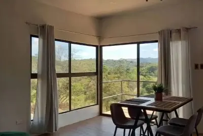 Image de Beautiful tranquil apt w/great view and location