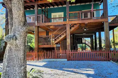 Image de Beauty on a Bayou - Water Access - Pet Friendly!