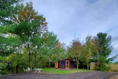 Image de Pine Cone Off grid cabin near Watkins Glen, Ny!