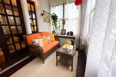 Image de Lake & Latte Lovers’ Retreat • 3br East Side Near Uwm, Cafés, Lake + Parking