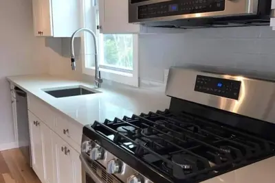 Image de Cottage in Westhampton Beach; Walk & Bike to Town & Beaches