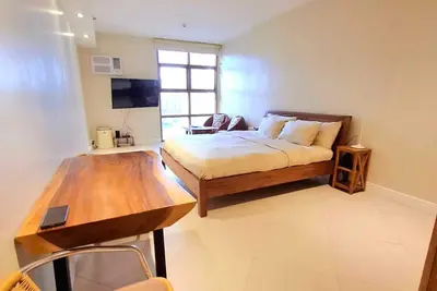 Image de Luxury King Studio w/ Kitchen, Rainshower, Pool, Partial Bay View, Netflix