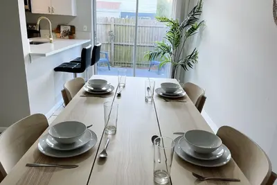 Image de Awesome & Stylish Townhome