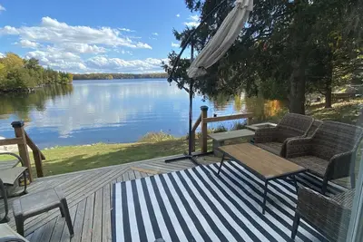 Image de Picturesque waterfront cottage on beautiful bay, close to Westport