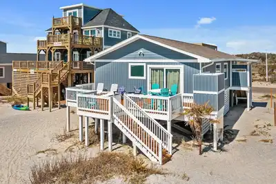 Image de Benny's On The Beach Pet-Friendly Oceanfront Cottage with Premium Amenities