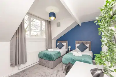 Image de Leeds 4-Bed House - Sleeps 9, Free Parking & WiFi