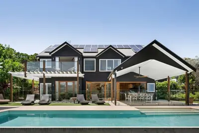Image de Luxury Coastal Retreat Near Boulders Beach. Winter Escape Special - Your Ultimate Getaway Awaits!