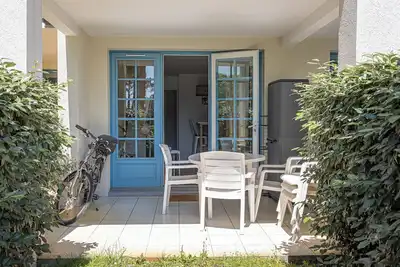 Image de Studio \"Olivia\" avec piscine partagée, terrasse privée et Wi-Fi