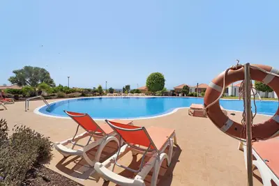 Image de Appartement de vacances 'Royal Marine Golf V' avec vue sur la mer, Wi-Fi et climatisation