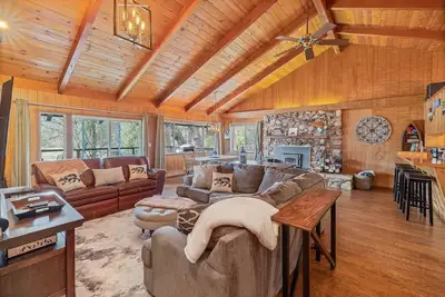 Image de Lake views, Private dock, Al fresco dining, close to Yosemite