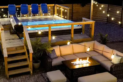 Image de 12p Hot tub, Rock Climb Wall, Pickleball, B-ball