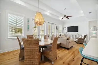 Image de Prominence on 30a Palm Haven- Golf Cart & 4 Bikes Incl, 2 Pools, Free Golf Daily