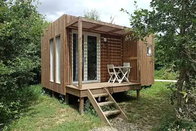 Image de Studio dans jardin calme et arboré
