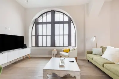 Image de 2b/2ba Modern Downtown Suite, Rooftop Deck & Gym