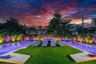 Luxury 8br Duplex w/ 2 Pools Near Las Olas & Beach