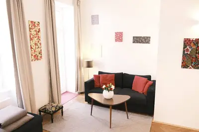 Image de Naschmarkt element - Family apartment with balcony, very central location