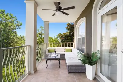 Image de Seagrove Beach Corner Unit with Private Beach Access | Community Pool | 4 Bikes