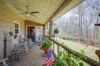 Image de North Carolina Getaway w/ Covered Porches & Patio