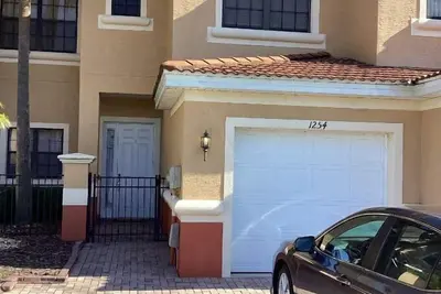 Image de Vacation in luxury! Welcome to your home away from home.