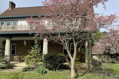 Image de Hidden Gem Charles Town Harpers Ferry location