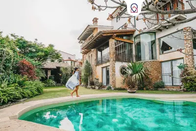 Image de Spectacular Italian Tuscan Style House
