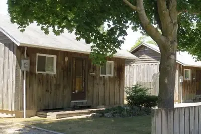 Image de Cozy 2 Bedroom Located In The Heart Of Downtown Sauble