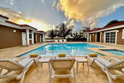 Superior 6 Bedroom Villa in Gated Community with Private Pool (Sosua)