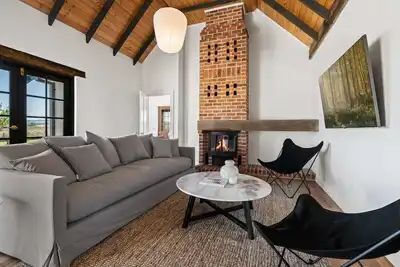 Image de 'Old Alloway'- 7 Bedrooms/ Sleeps 17 -9mins to Cbd
