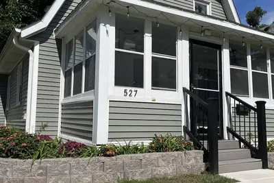 Image de Cozy Cape Cod in Lake Geneva - walking distance to Main St and Beach