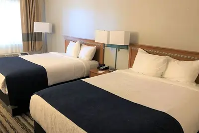 Image de Pet-Friendly Property Minutes to Window Rock! W\/ Pool & Hot Tub, Free Breakfast!