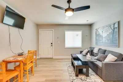 Image de Central Henderson Retreat Near Dining + Lake Mead!
