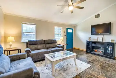 Image de Arkansas Vacation Rental < 1 Mi to Norfork Lake