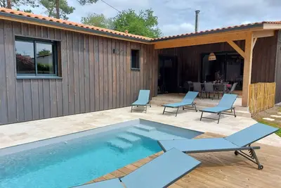 Image de Villa Javal à Ares avec piscine chauffée (du 01\/05 au 15\/10) et à 2 pas du Bassin