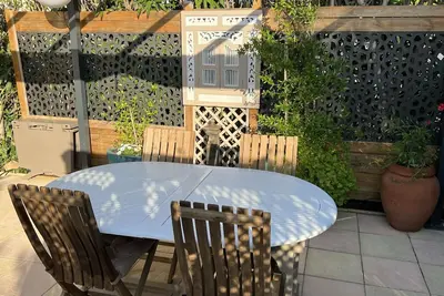 Mobilhome with terrace and private parking in a leisure residence.