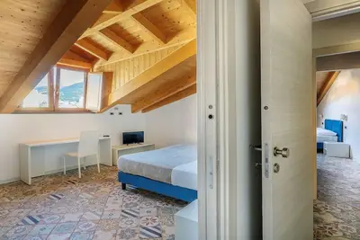 Image de Apartment in Ancient Building with Jacuzzi