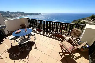 Image de Lovely 2 bed apartment with views & communal pool