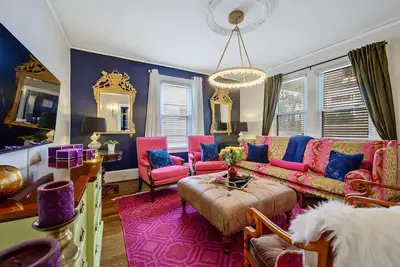 Image de New! Historic > Downtown > Artist Home > Unique