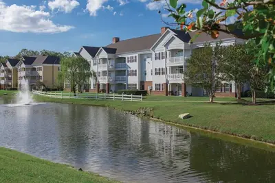 Image de 1bd/Williamsburg at Governor's Green - Lots to do!