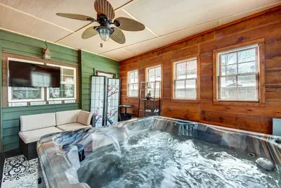 Image de Cleveland Cabin w/ Private Hot Tub ~ 7 Mi to Helen