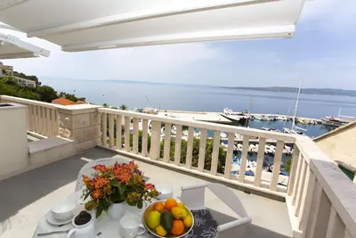 Image de Apartments & Room Vesna - Superior Studio Apartment with Terrace and Sea View